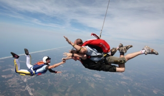  兰德斯双人跳伞 